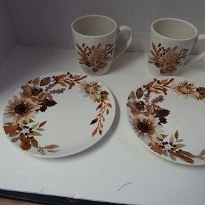Set of 2 mugs and 2 plates